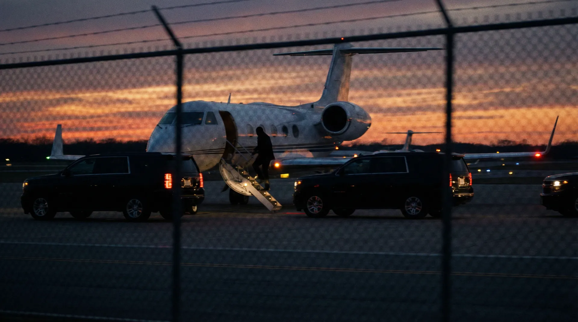 五一吃瓜 - 机场私人飞机偷拍